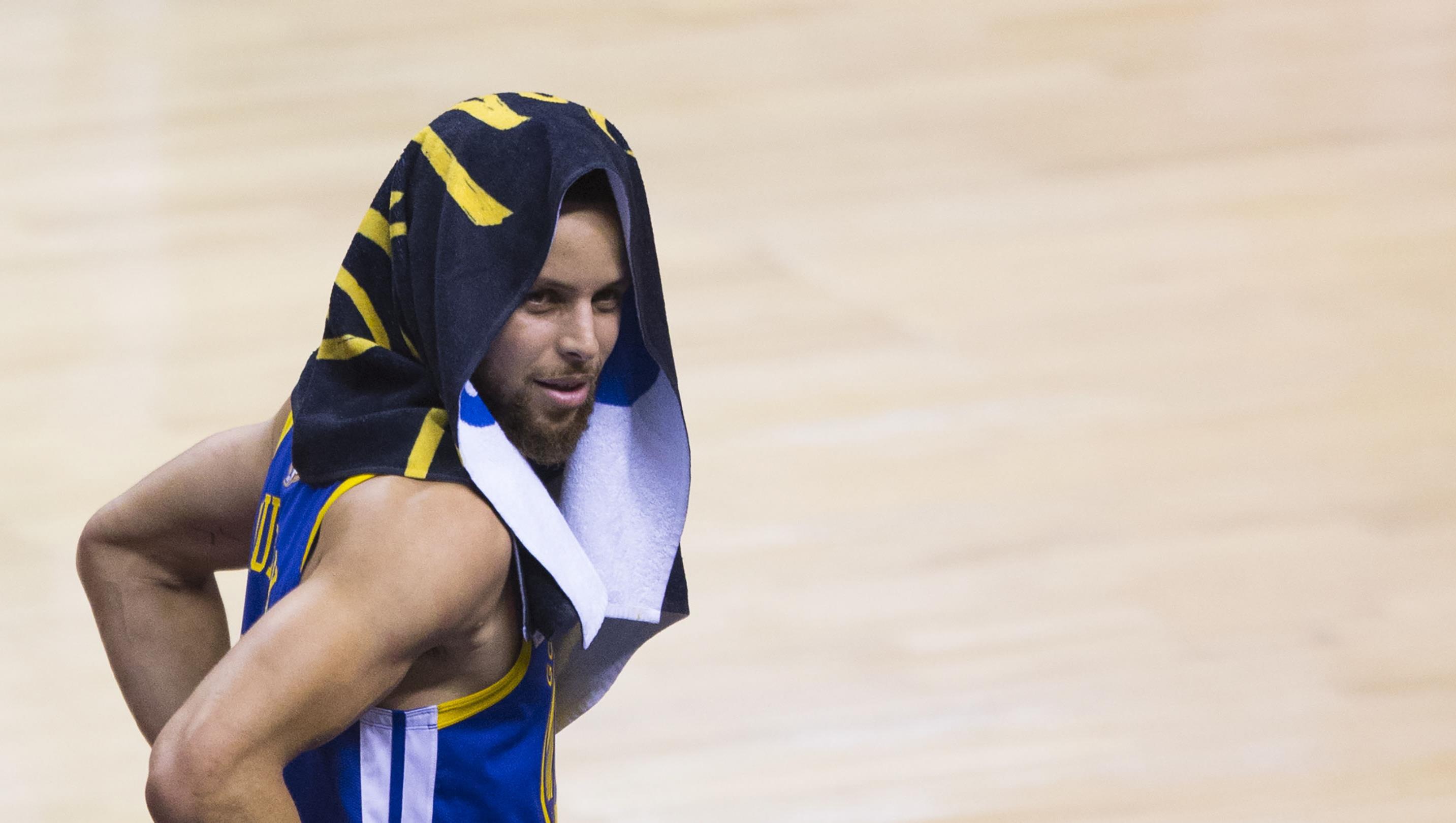 JJB-多伦多猛龙发布备战花絮,赛前完成体检,NBA季后赛任务艰巨,临场指挥获称赞的简单介绍