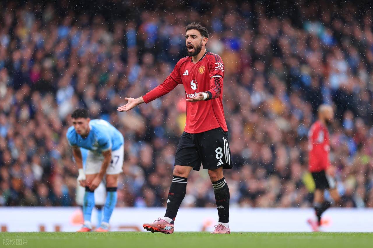 最后时刻曼联更衣室发声:欧篮联节点到来,态度坚定,团队化学反应显著(曼联43狼队回看) 最后时刻曼联更衣室发声:欧篮联节点到来,态度坚定,团队化学反应显著(曼联43狼队回看)