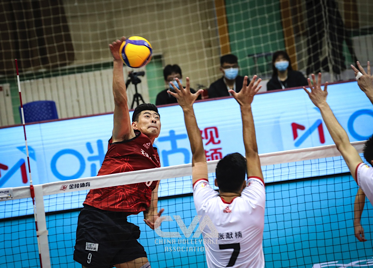 排球巡回赛上演强强对话,中原犀牛队淘汰对手云贵飞鹰队,战术调整见效;冲刺阶段不容有失(中国女排和巴西队排球赛直播) 排球巡回赛上演强强对话,中原犀牛队淘汰对手云贵飞鹰队,战术调整见效;冲刺阶段不容有失(中国女排和巴西队排球赛直播)