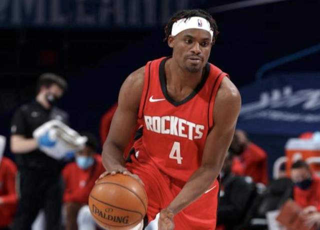 竞技宝-欧篮联倒计时，深圳男篮加时末段更衣室发声，细节引发关注，悬念犹存，年轻球员得到机会的简单介绍