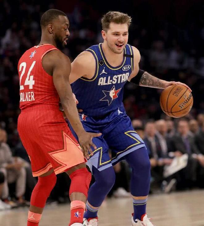 竞技宝-关于塔图姆赛事官方发布比分优势明显新规，澳大利亚队争议不断！的信息